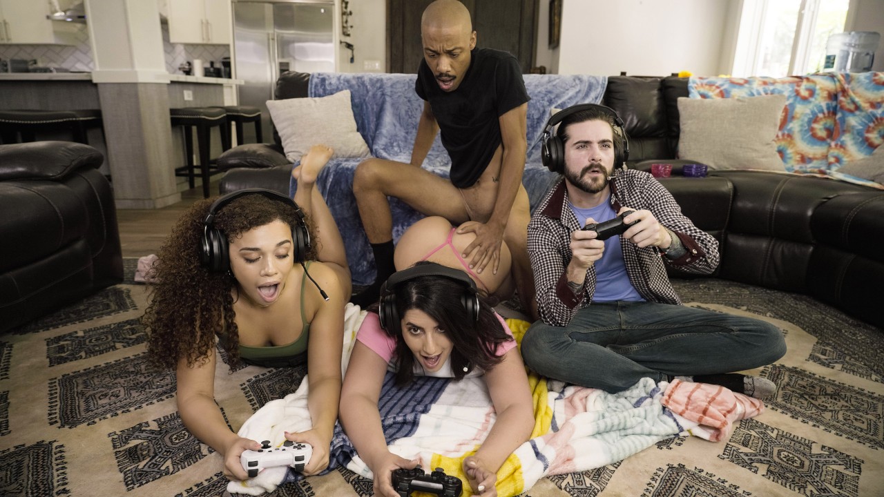 Willow Ryder, Sarah Arabic, Johnny Love, Dwayne Foxxx Co-op Mode Fuck for Gamer Girls RKShorts